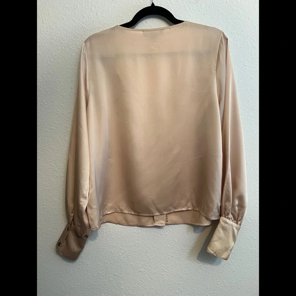 #1597 Anthropologie Sanctuary Satin Extended Cuff Beige Blouse Large